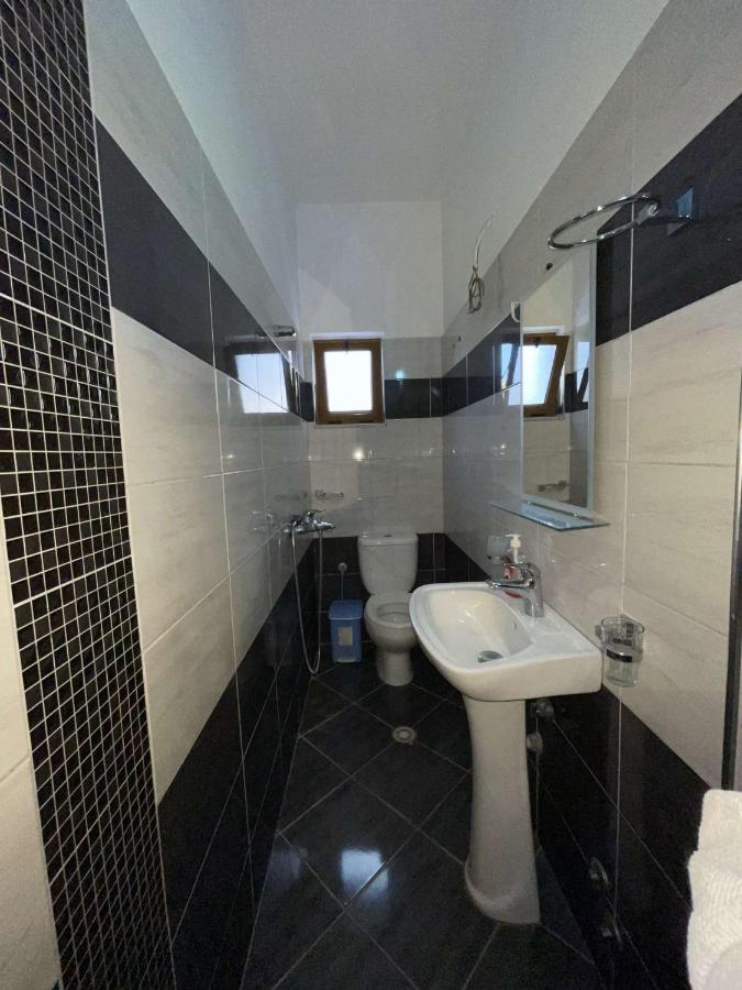Vila Ronaldo Apartment Ksamil Ngoại thất bức ảnh