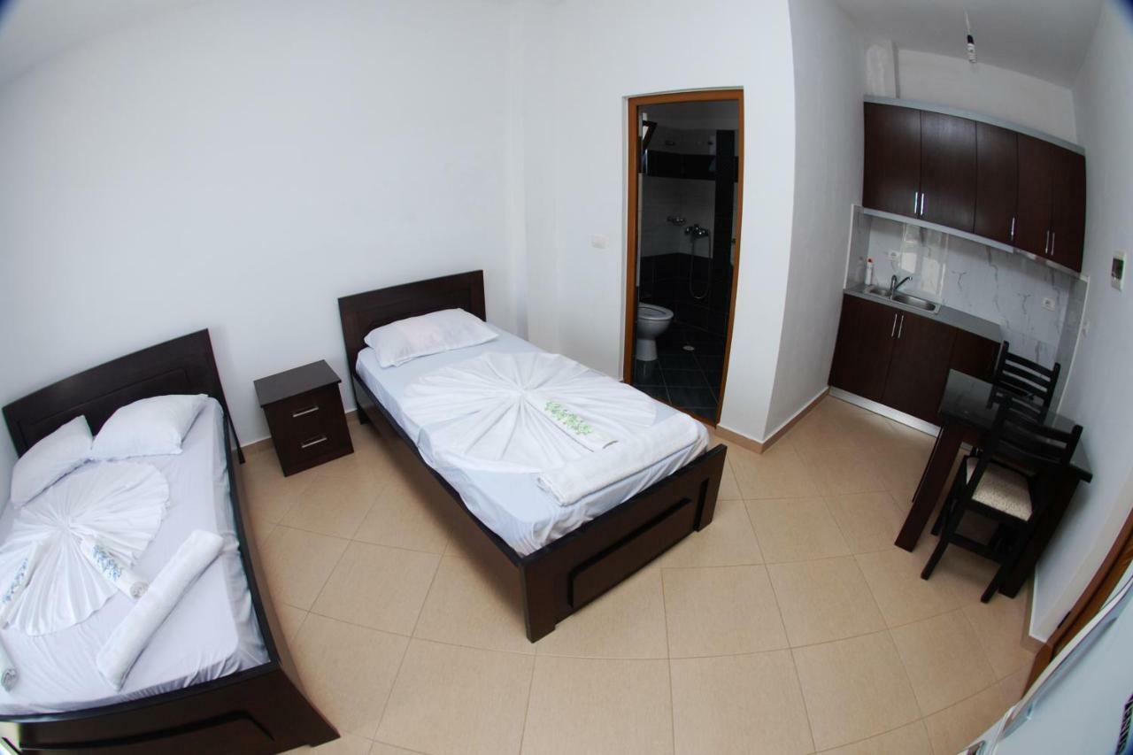 Vila Ronaldo Apartment Ksamil Ngoại thất bức ảnh
