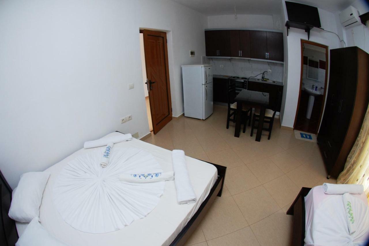 Vila Ronaldo Apartment Ksamil Ngoại thất bức ảnh