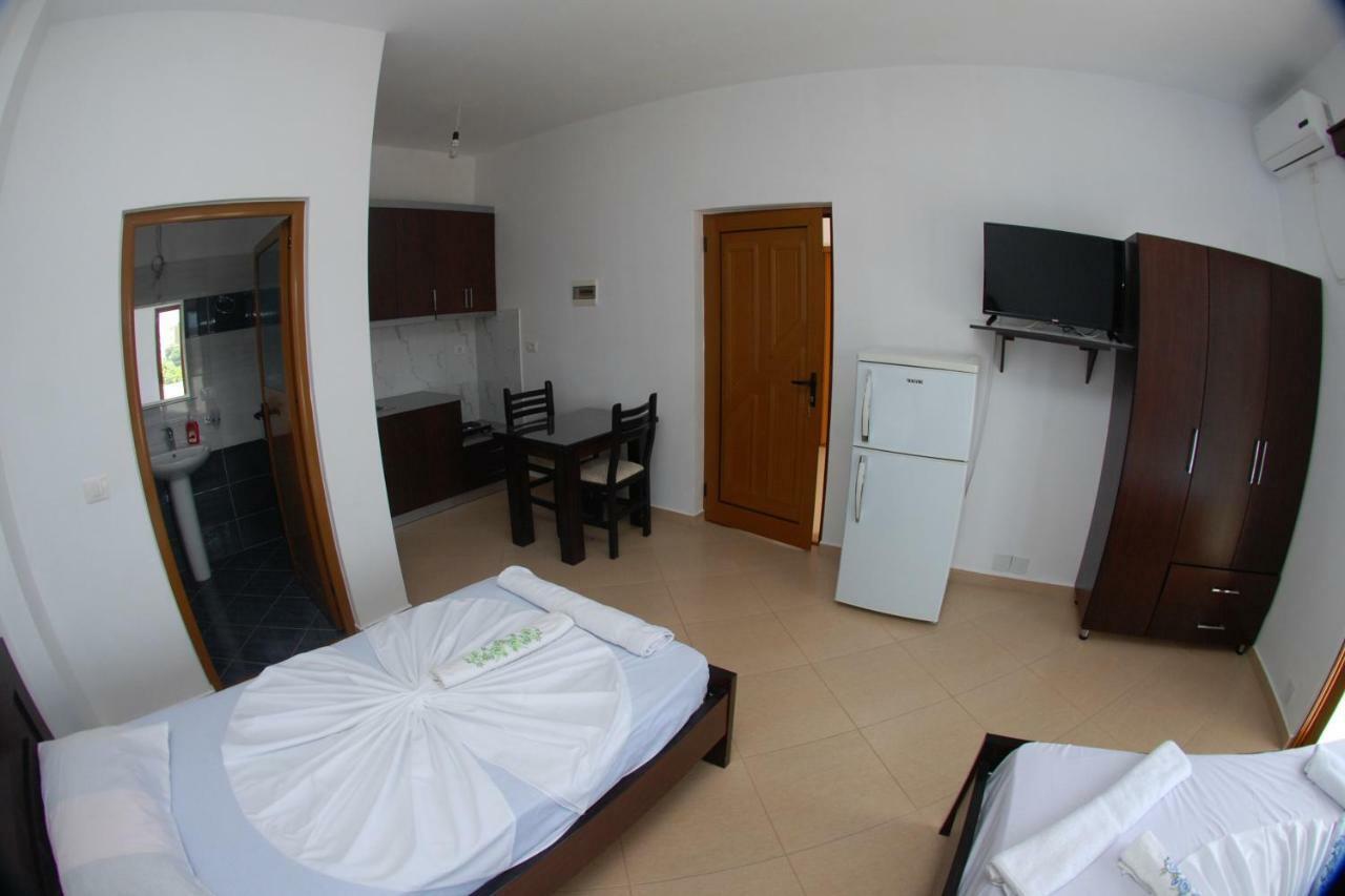 Vila Ronaldo Apartment Ksamil Ngoại thất bức ảnh