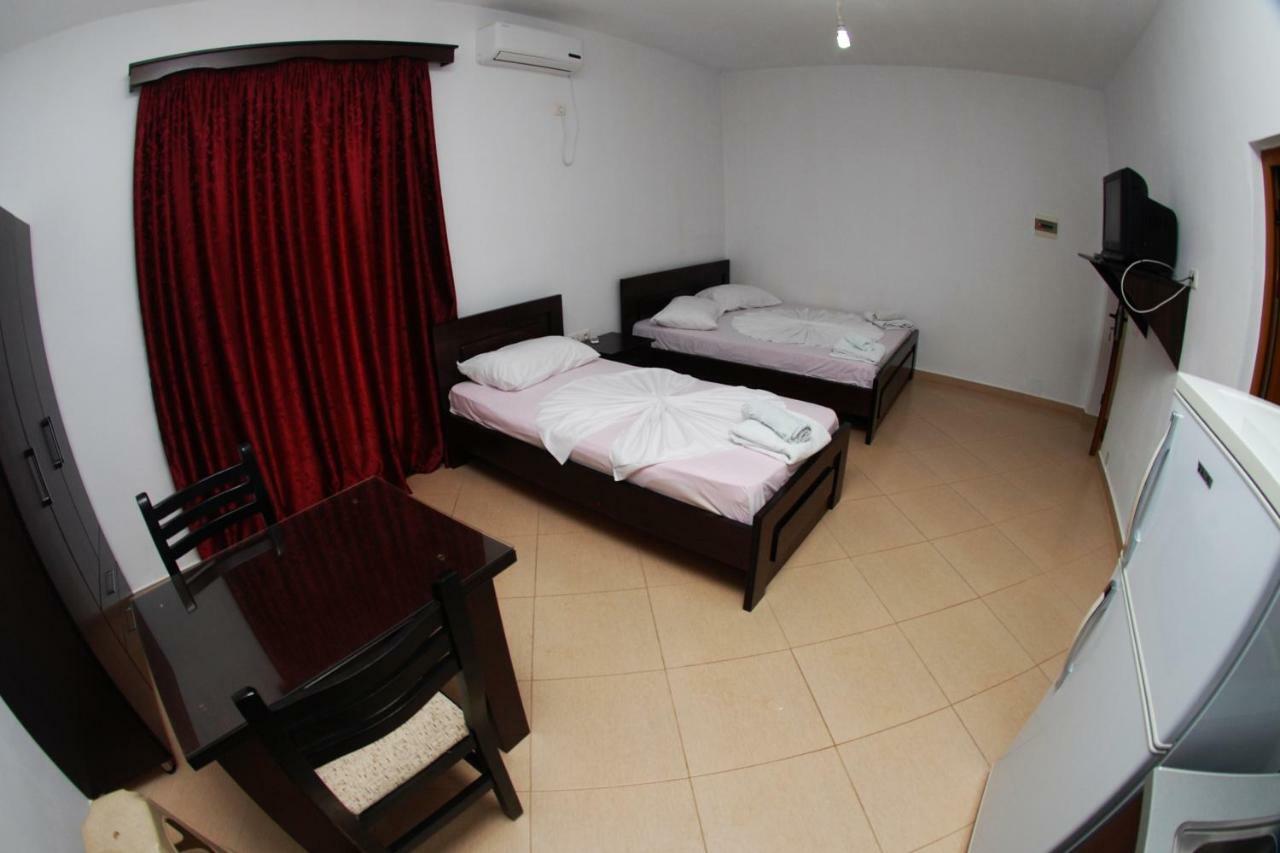 Vila Ronaldo Apartment Ksamil Ngoại thất bức ảnh