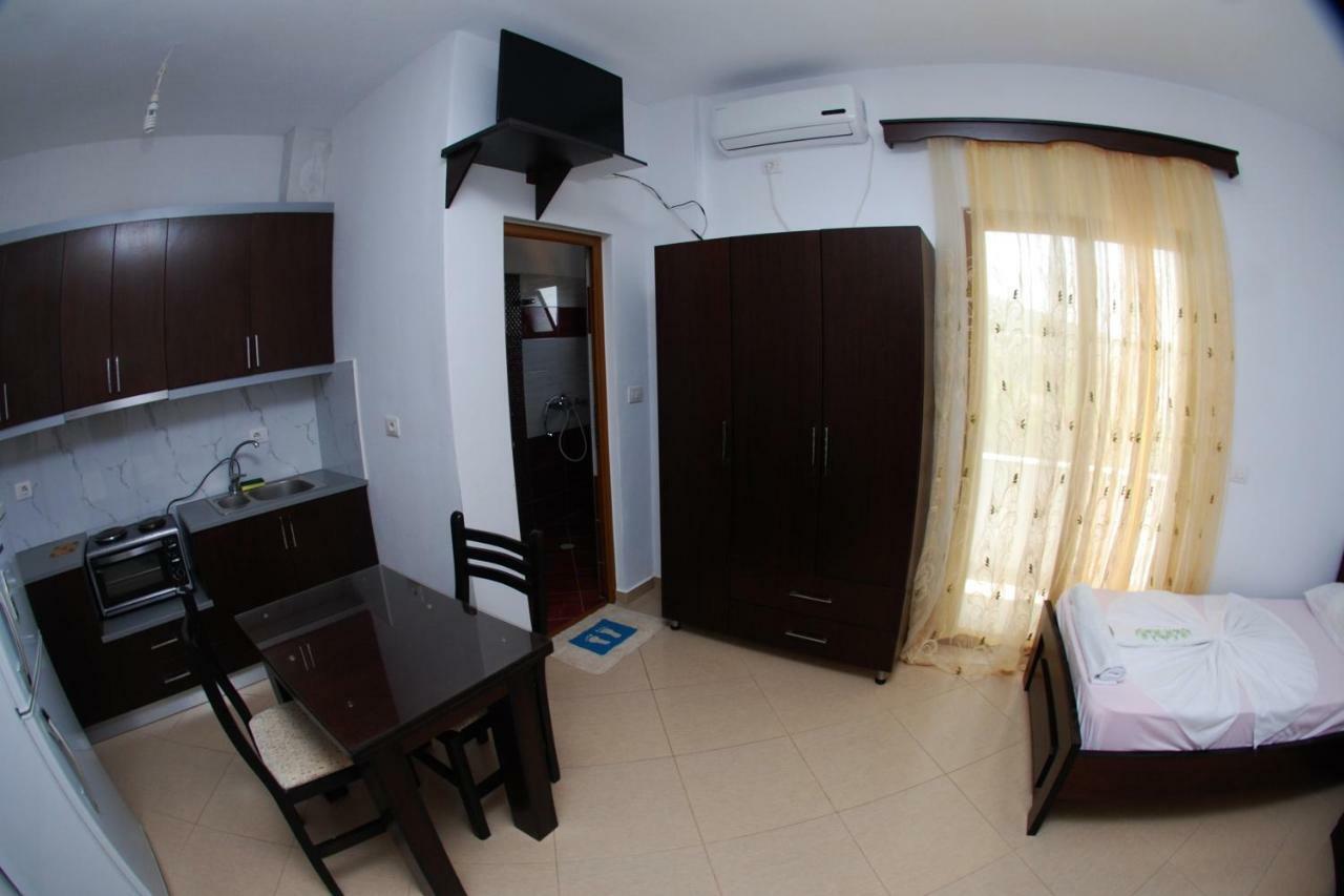 Vila Ronaldo Apartment Ksamil Ngoại thất bức ảnh
