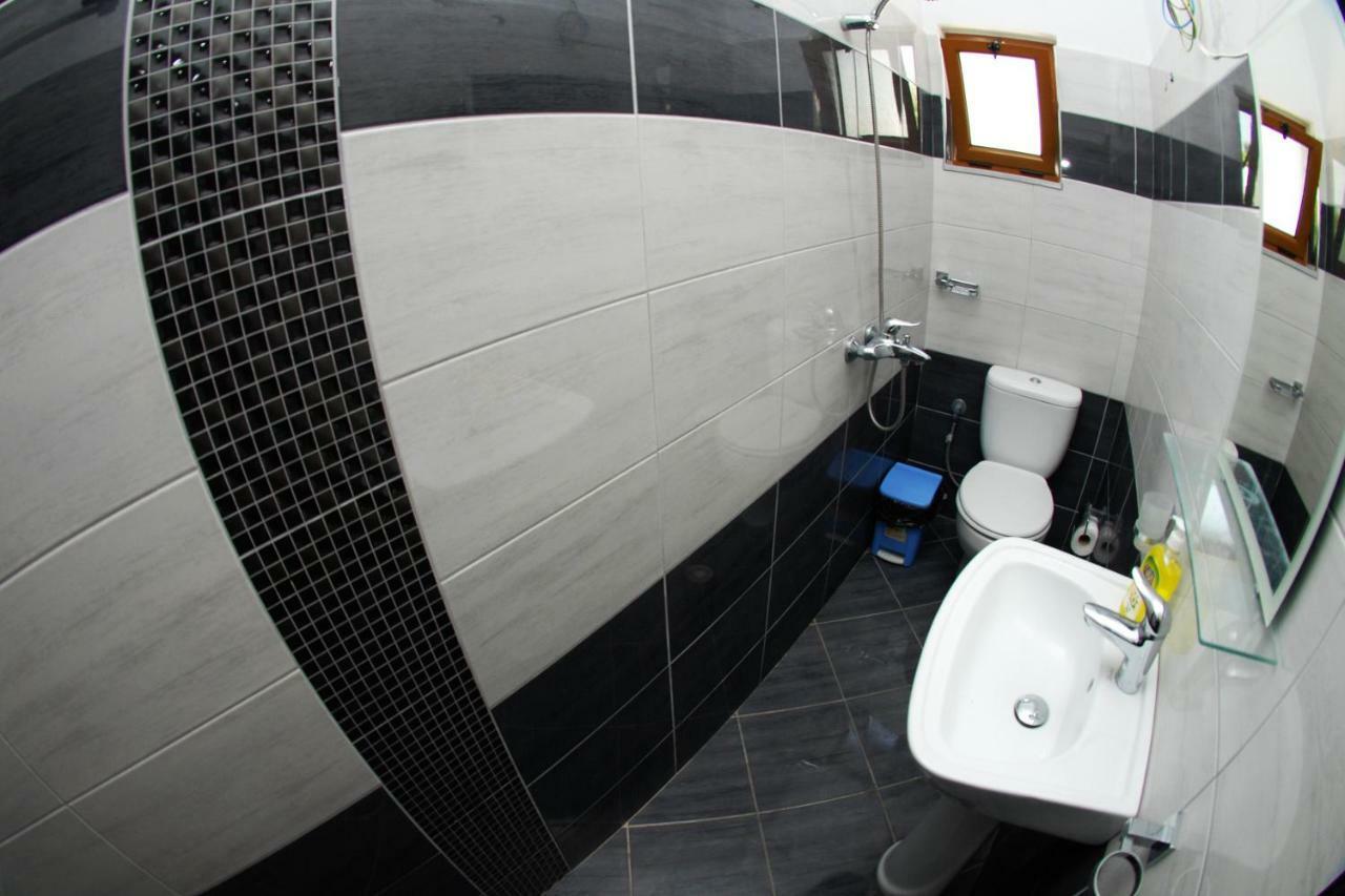 Vila Ronaldo Apartment Ksamil Ngoại thất bức ảnh